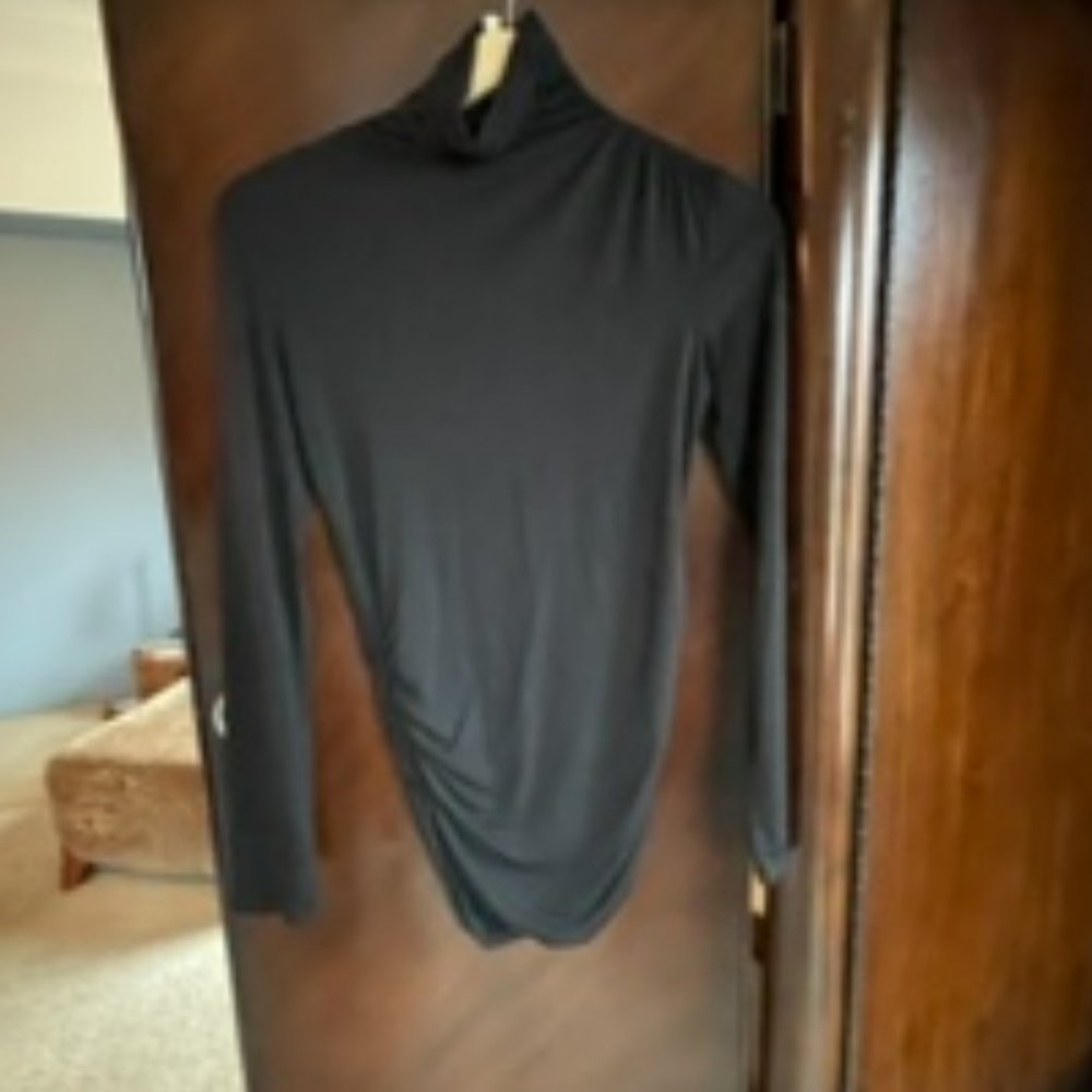 Max Studio Black Turtleneck Size Small